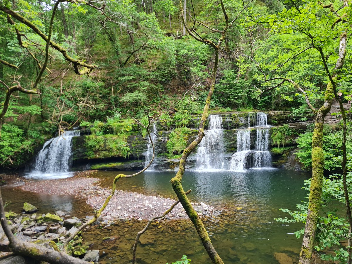 Four Waterfalls in the Brecon Beacons! Just wow! 
#HOLIDAY #WALES #breconbeacons #Summer2022 #Walesadventure #Waterfalls #waterfallphotography #fourwaterfalls #loveukweather #livingthedream #livingmybestlife @metoffice #stunning #nofilter #walesisthebest #photography #walks