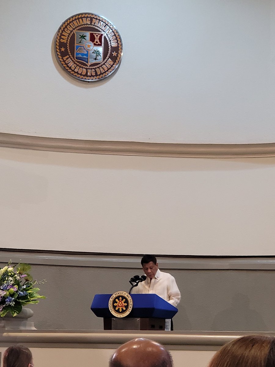 Rpsb_Em's tweet photo. President Rodrigo Roa Duterte delivering his message on the occasion of the Oath Taking and Inaguration of Mayor Elect Sebatian "Baste" Zimmerman Duterte. https://t.co/QXF3tocB3y