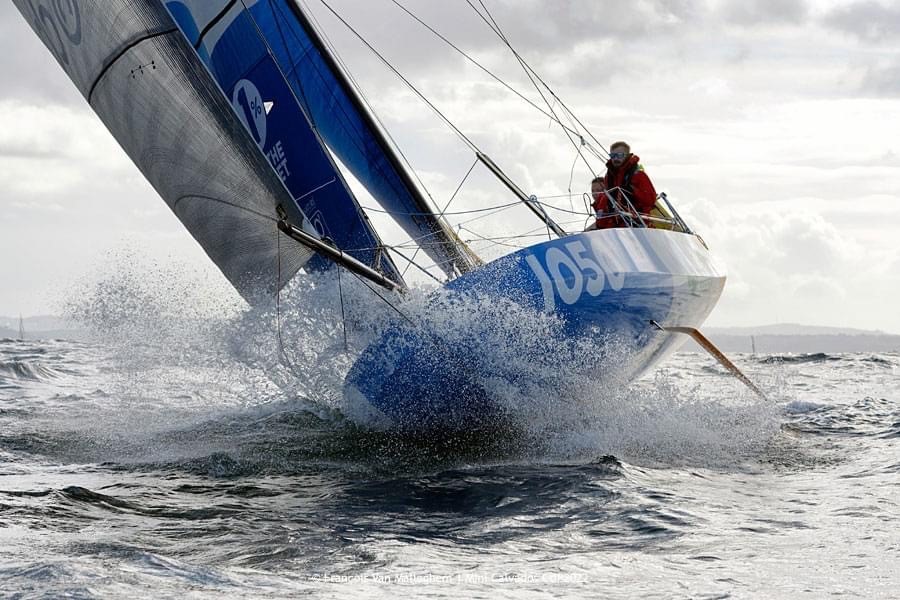 OJUBAN's tweet photo. 🥇Hier, Marie Gendron, en double avec Geoffrey Morel, est arrivée en tête de la #minicalvadoscup ! #Douarnenez-#Deauville en 1 jour, 4h, 29 min et 10 sec.
Bravo à eux !
Objectif : #minitransat2023 éco-responsable 🌍
Le @GroupeSNCF est avec toi, @MarieMini930 !
#PlaneTER https://t.co/b4uUtqkn7X