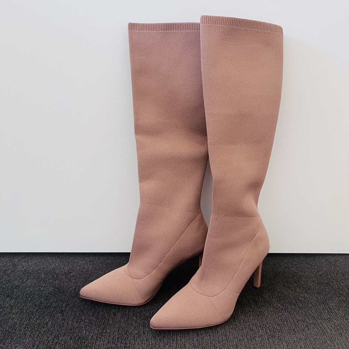MicheleConnolly's tweet photo. Like my new boots, made from recycled PET bottles? Who knew people got so attached to drink receptacles? The color matches my skin tone so it looks like my legs are nude but my heels have sprouted spikes. Disturbing, yet so chic. #newboots #consciousfashion #joyofless #minimalism https://t.co/Ab96E42kfy