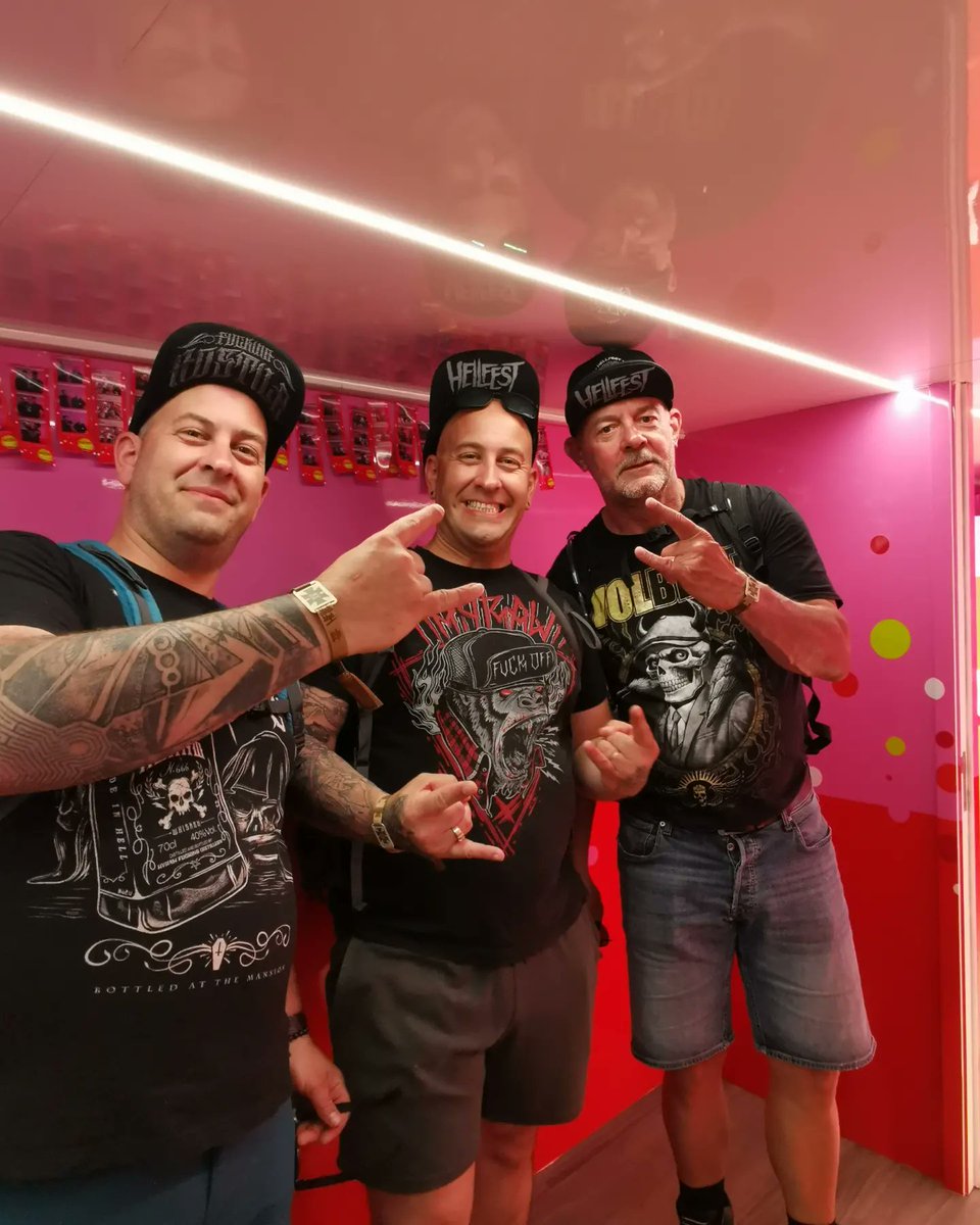 christellamont1's tweet photo. Et voilà le #bus #artesummertour reprend la route !
Merci @hellfestopenair pour ce double festival, c'était une parfaite ouverture de tournée 🤘
Jeudi, nous serons sur le @sunsetefestival
#30ansARTE
@ARTEconcertFR
@ARTE_Radio
@ARTEfr @ARTEpro https://t.co/FOLGa9dym6
