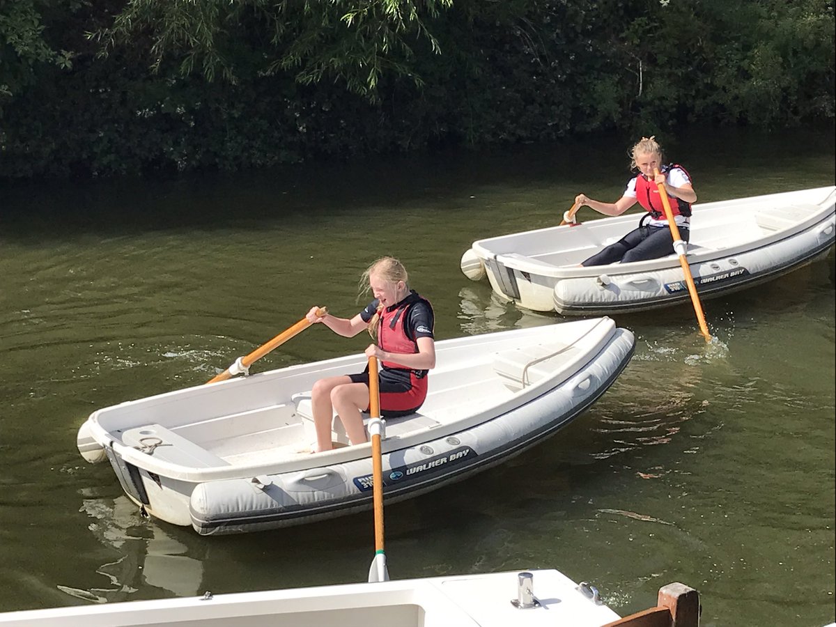 GGTonNorth's tweet photo. Who doesn’t like having fun on the water! A beautiful day for the 12th &amp; 13thGuides had a great time at @GGKentWeald Guide water fun day hosted by @14Tonbridge sea scouts @Kentscouts @Girlguiding @Guiding_LaSER 😊😎🛶☀️ #girlscan #girlguiding https://t.co/xEQMHXfOyD