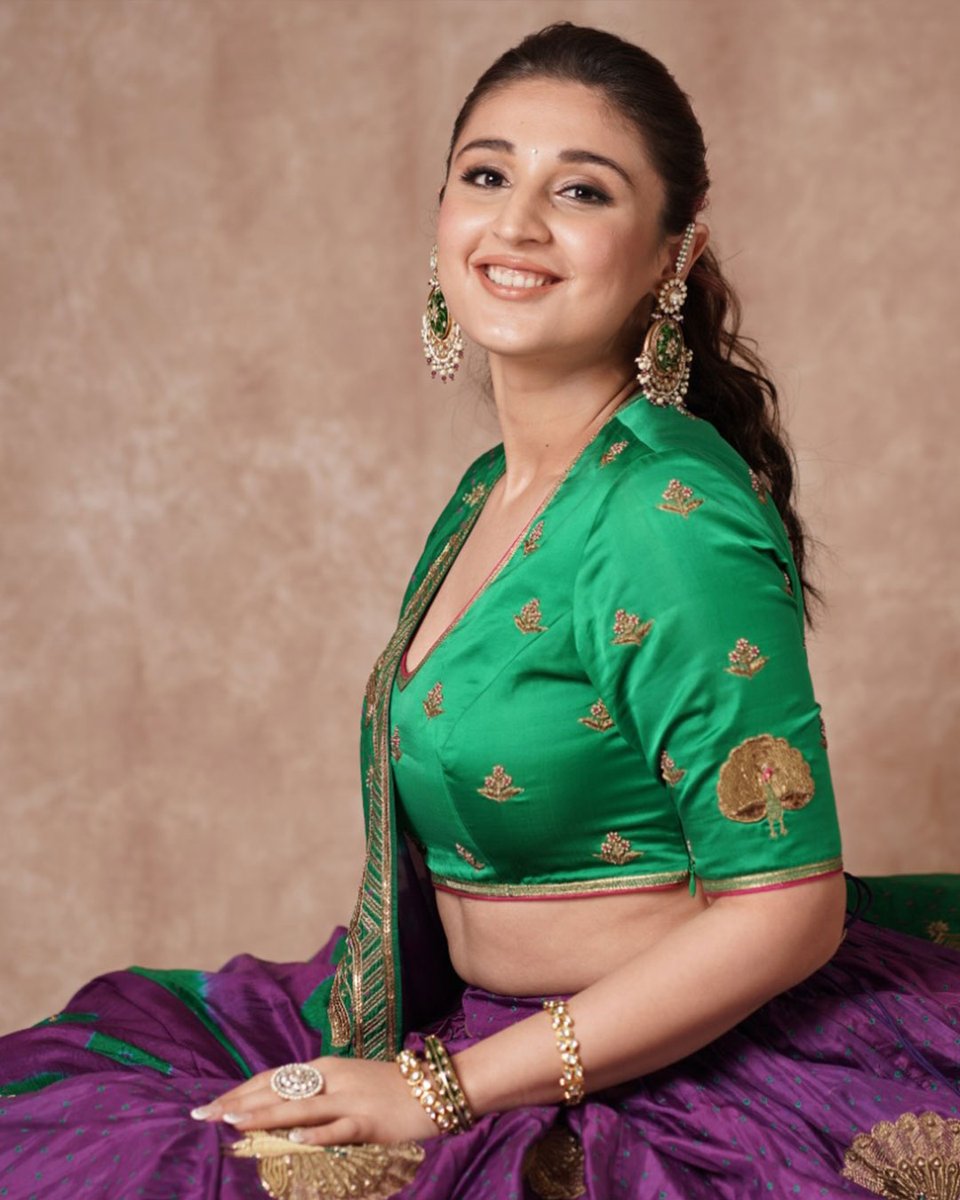 dhvanivinod's tweet photo. ππ
π: #RawMango
Jewelry: #Azotiique
Styling: @eshaamiin #StyleElevator
π·: @saurabhdalvi https://t.co/4YLwFFpnGd