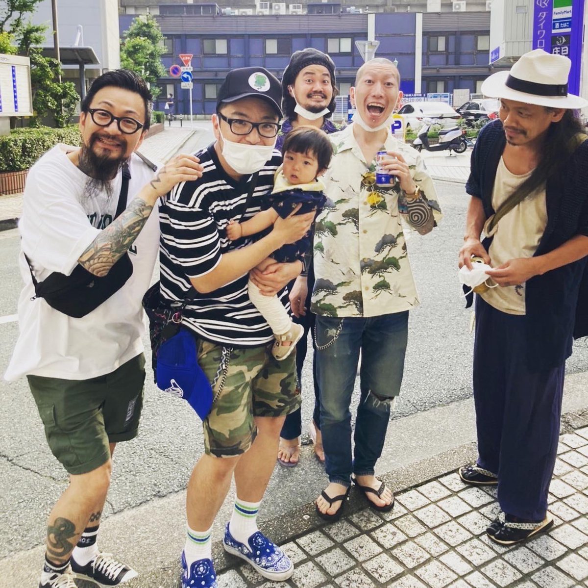 xxx3906xxx's tweet photo. "ROCKxOUT #124"

浜松、本当に最幸でした。

本当にありがとうございました。

我ヲ捨ツル演奏中の

テキーラ→日本酒ショット→テキーラ

にはかなりやられました。

また必ず🔥🔥🔥

#我ヲ捨ツル #jack上村 #skinheadgirl #rockxout #hamamatsu #mescalindrive https://t.co/GFeQWkuyPk