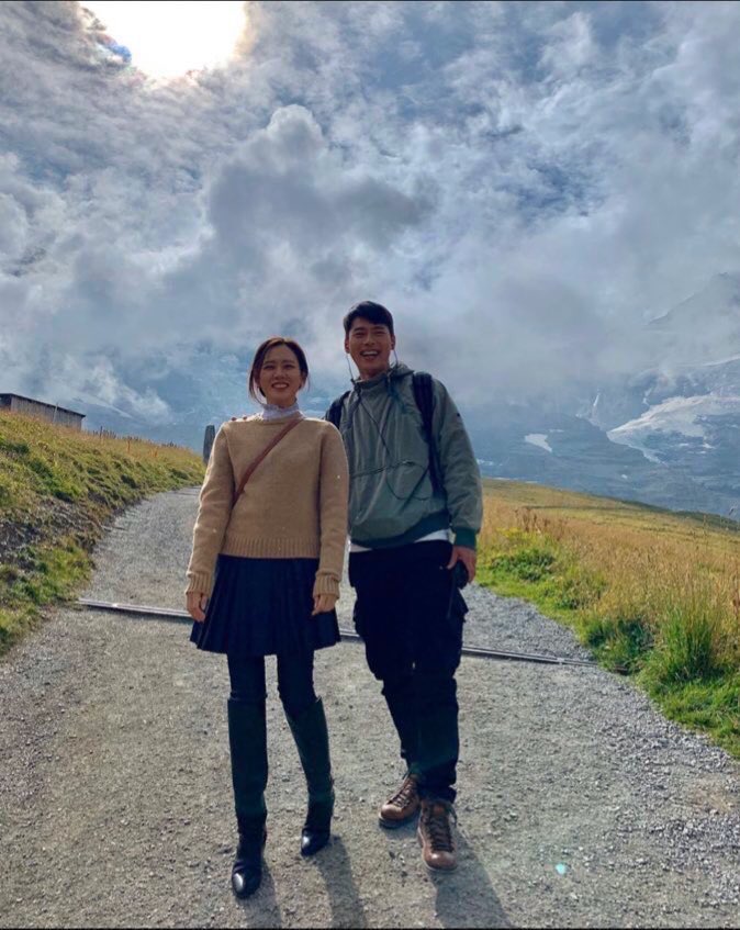 yejinnnchoice's tweet photo. What have we done to deserve witnessing all these?! 😭 I am literally crying right nowwww 😭 CONGRATULATIONS YEJIN AND HYUNBIN 😭🤍 https://t.co/3Qykcos9PE