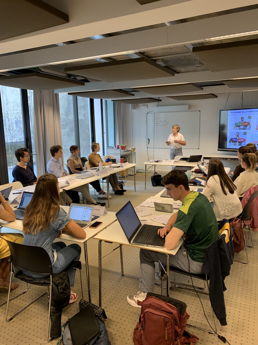 plateforme_ee's tweet photo. C'est parti pour une nouvelle édition du programme de @AHK Frankreich et financé par @OFAJ 

Formation courte commerciale et interculturelle - Spécial Export constituée de 2 modules de 4 jours réunissant 15 jeunes professionnels franco-allemands : https://t.co/tQTcaO6slp https://t.co/eYdbQyONGy
