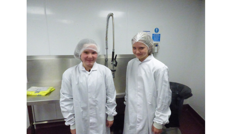 buckiehighmfl's tweet photo. Last Thursday our S1 Seafood Finalists spent the day @asl_seafoods. You can see that they had a great day visiting the factory, learning how to fillet salmon and recreated their winning dish! #learningintheworkplace #SLEA @KellyCormack5 @dyw @BuckieHighHE @SheenaSCILT https://t.co/imhIgiQ1yL