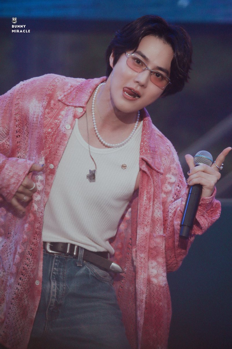EXOGlobal's tweet photo. [HQ] 220627 #SUHO @ Seoul Park Music Festival 2022
Cr: bunny_miracle 

#EXO #엑소 @weareoneEXO https://t.co/71fLFPLavD