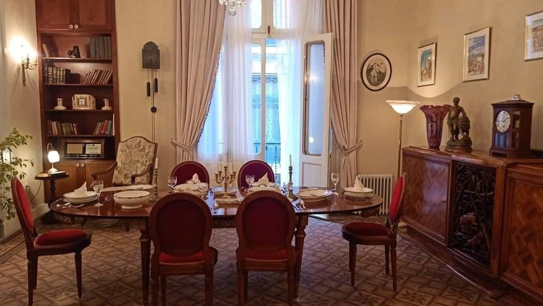 Algeria3New's tweet photo. The birthplace of Yves Saint Laurent in Oran, in the former rue des frères Chemloul, has been restored &amp; transformed into a museum by patron Mohamed Affane

Here are the pictures in details !

You could see the outside and the living room

1/6 https://t.co/LuSUwyo37g