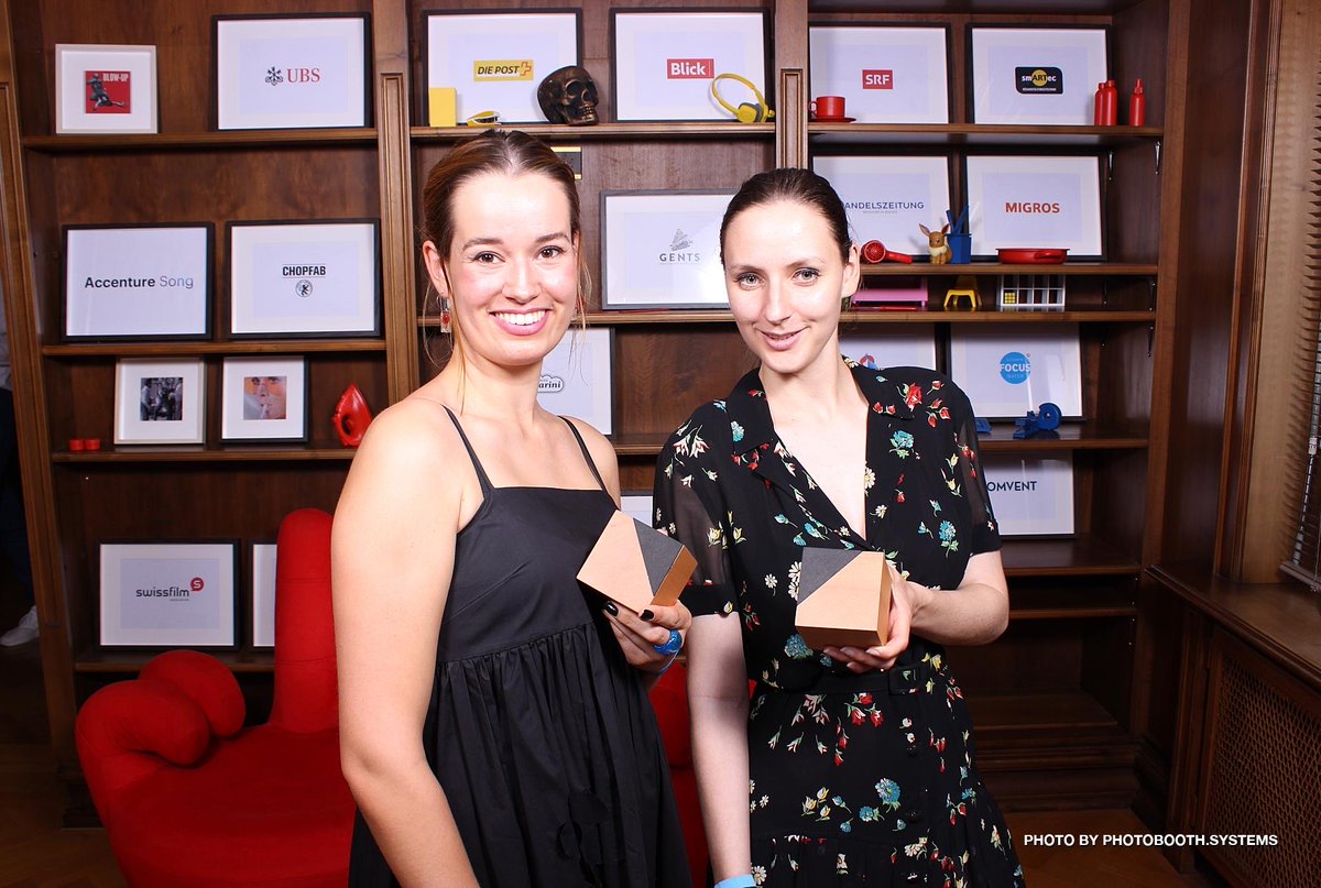 Chapeau! Unsere Absolventinnen Elena Clavadetscher und Yvonne Haberstroh sind "Students of the Year" 2022 bei den #ADC Awards des <a href="/ADCSwitzerland/">ADC Switzerland</a> - ausgezeichnet für ihre <a href="/instagram/">Instagram</a> Serie über ein Schweizer Verdingkind. Gratulation! instagram.com/vergiss.mich.n…