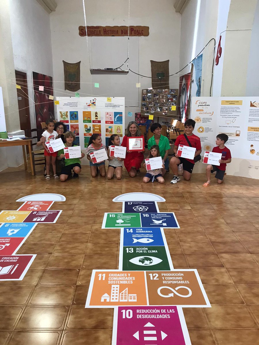 construyevalor's tweet photo. 🟠Dijous vam estar a #Salzadella inaugurant l'exposició educativa! Gràcies a totes les persones que ens van acompanyar. En especial a l'@ajuntamentdelasalzadella per la seua participació i la cessió de l'espai: El Museu de la Cirera i a @viu_elsports per col·laborar. https://t.co/FNJdryJGR6