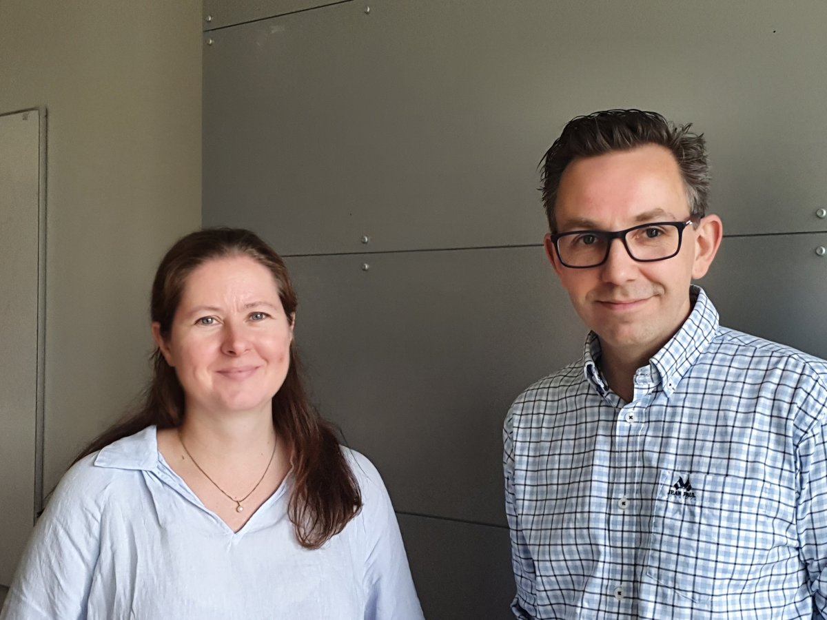 UniOslo_MED's tweet photo. Koppevirus og -vaksinen er igjen aktuelle med spredningen av apekopper, et virus som er svært likt koppeviruset. @GGrodeland og @fossum_even forteller og forklarer i #vaksinepodden #apekopper #vaksine #virus #kopper
https://t.co/8BhgNrVPUa https://t.co/k6FjNJTTdC