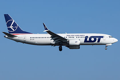 FWolfheze's tweet photo. ✈️ #LOT2HR - BOEING 737 MAX 8 reg: SP-LVF van 🇵🇱 LOT Polish Airlines is vlakbij Wolfheze op 38000ft hoogte richting ⬅️ @ 963.1km/u ⌚ 08:32 UTC | https://t.co/aygebVoaBu | https://t.co/2MrgqKDVBN | https://t.co/dkB4RVHCCs #adsb #avgeek https://t.co/JP5CFmexSb