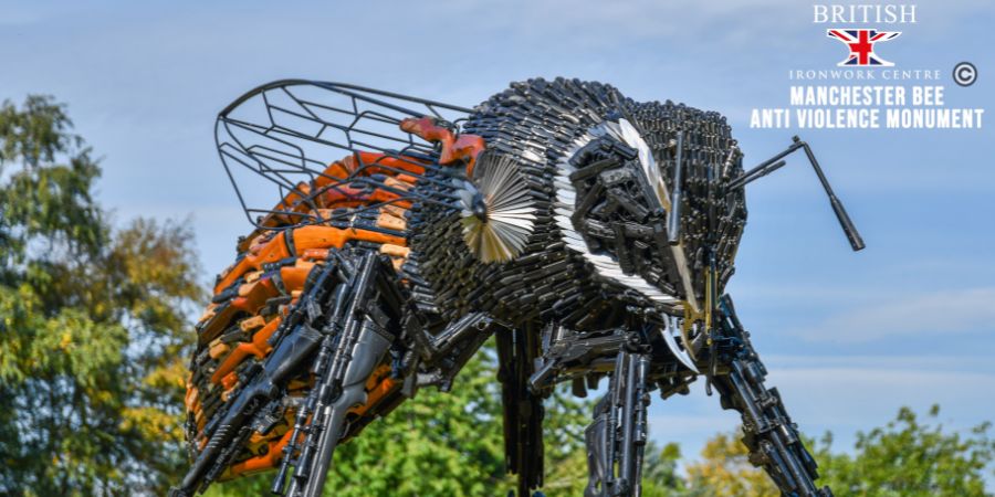 Rochdale buzzing for the arrival of the Forever Amnesty Bee! Amazing monument with a powerful message. We hope to see you at one of the locations
<a href="/RochdaleYouthie/">RochdaleYouthService</a>
<a href="/GMPRochdale/">Rochdale Police (GMP)</a>
#ViolenceReduction

x.com/RochdaleCounci…