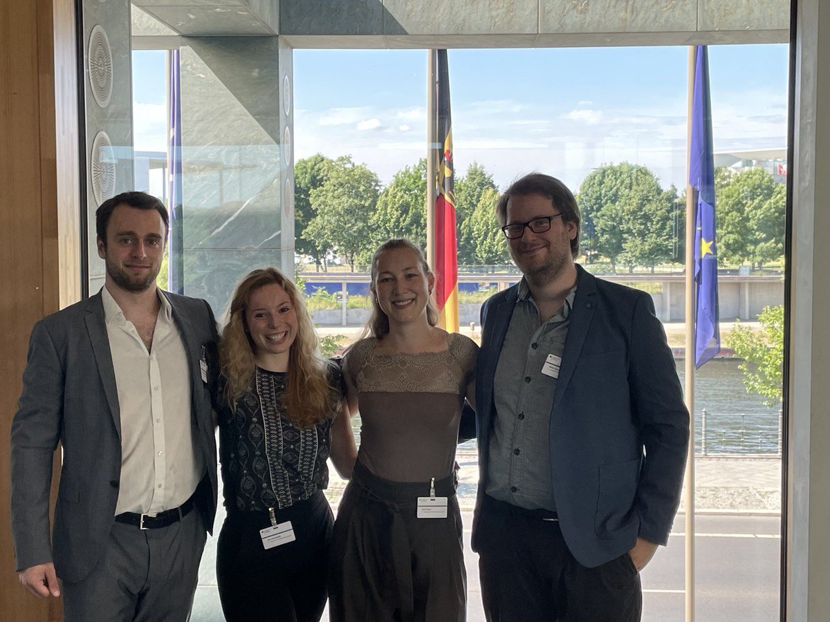 N2PhDNet's tweet photo. Our representatives at the #WissZeitVG conference of the @BMBF_Bund 
@maxplanckphdnet @Leibniz_PhD_Net @HelmholtzJrs 

Join us via livestream (starting today at 11.00 am)
https://t.co/3OtnDyLOqJ

#27Juni #IchbinHanna https://t.co/PQBILwEKS4