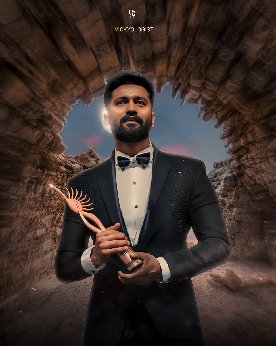 OfficialAayushi's tweet photo. Aeyyyy my best person!!! 😊😇
#VickyKaushal https://t.co/CpbmdkLKM4