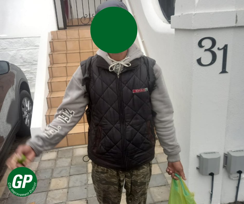 GreenPointCID's tweet image. Last month our #patrollers were alerted about a male who had #brokeninto a #car. The suspect was #detained in our #GPCIDpatrolvehicle and #SAPS performed an arrest.