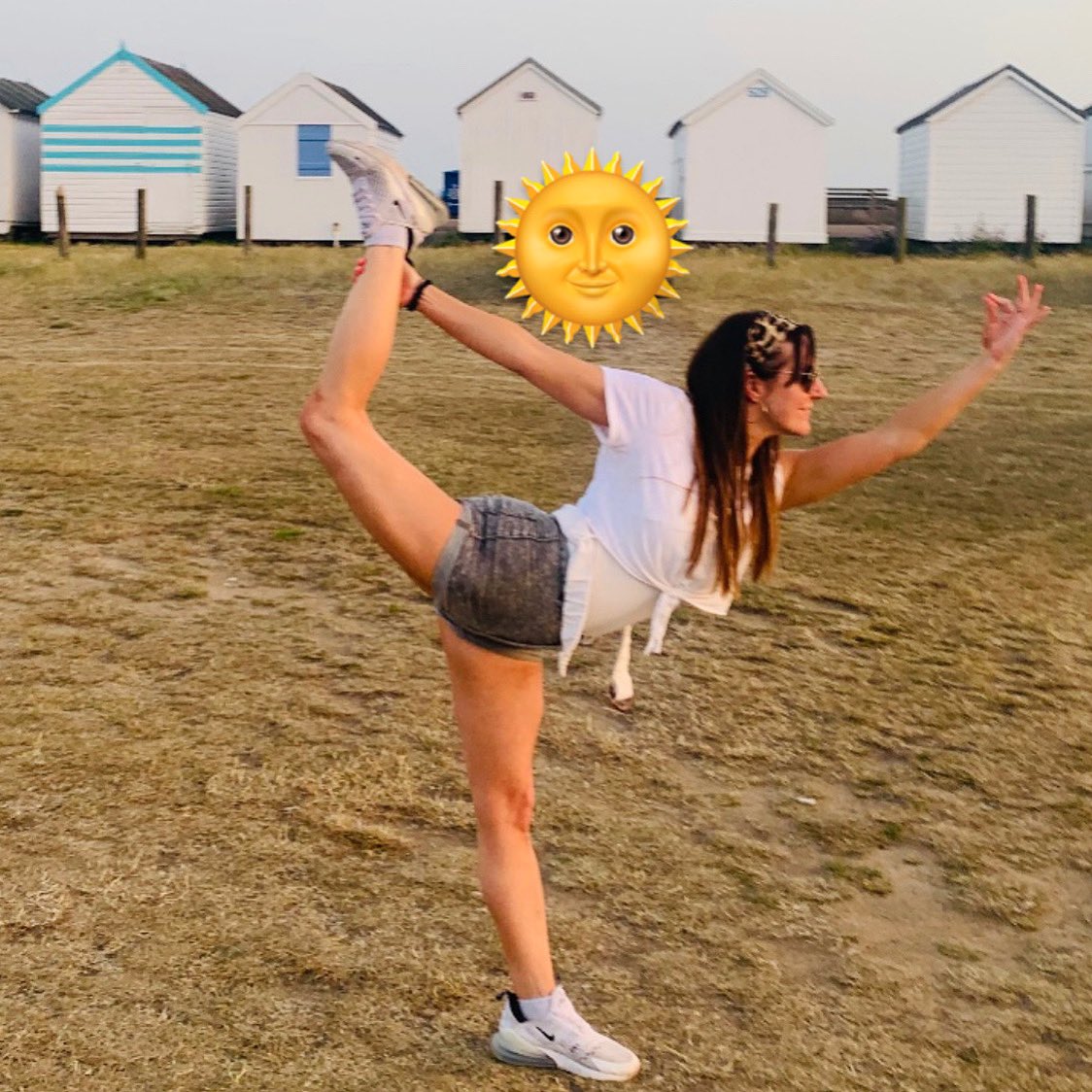 susuyoga's tweet photo. Summer is like a warm blanket wrapping it’s arms around you 🥰 #lovesummer #freespirit https://t.co/UDbJr1go6H