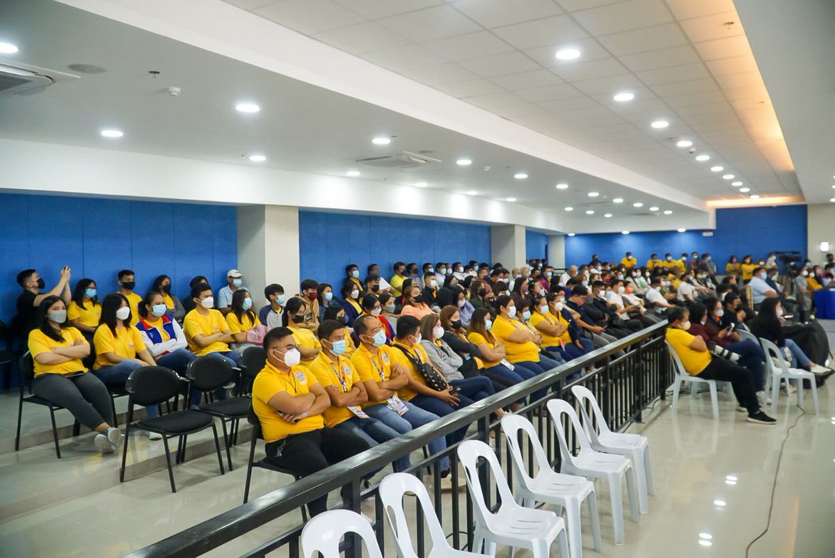 EmmanuelMaliksi's tweet photo. Idinaos natin ngayong araw ang huling State of the City Address para sa termino ng inyong lingkod.

Sa ating talumpati, binalikan natin hindi lamang ang nagdaang taon, ngunit pati na rin ang mga natatanging sandali ng ating serbisyo publiko. (1/5) https://t.co/LwPyfyW2OD