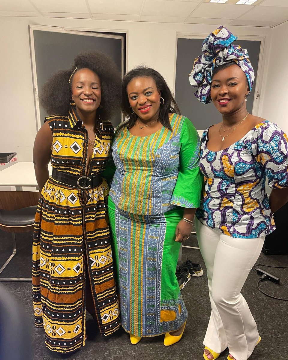 nancyKawaya's tweet photo. Quand tu rencontres des gens spéciaux, tu le sais. Ton cœur bat plus rapidement et tu souris pour aucune raison 😁
——
#afrodebout https://t.co/22UDvKCFke