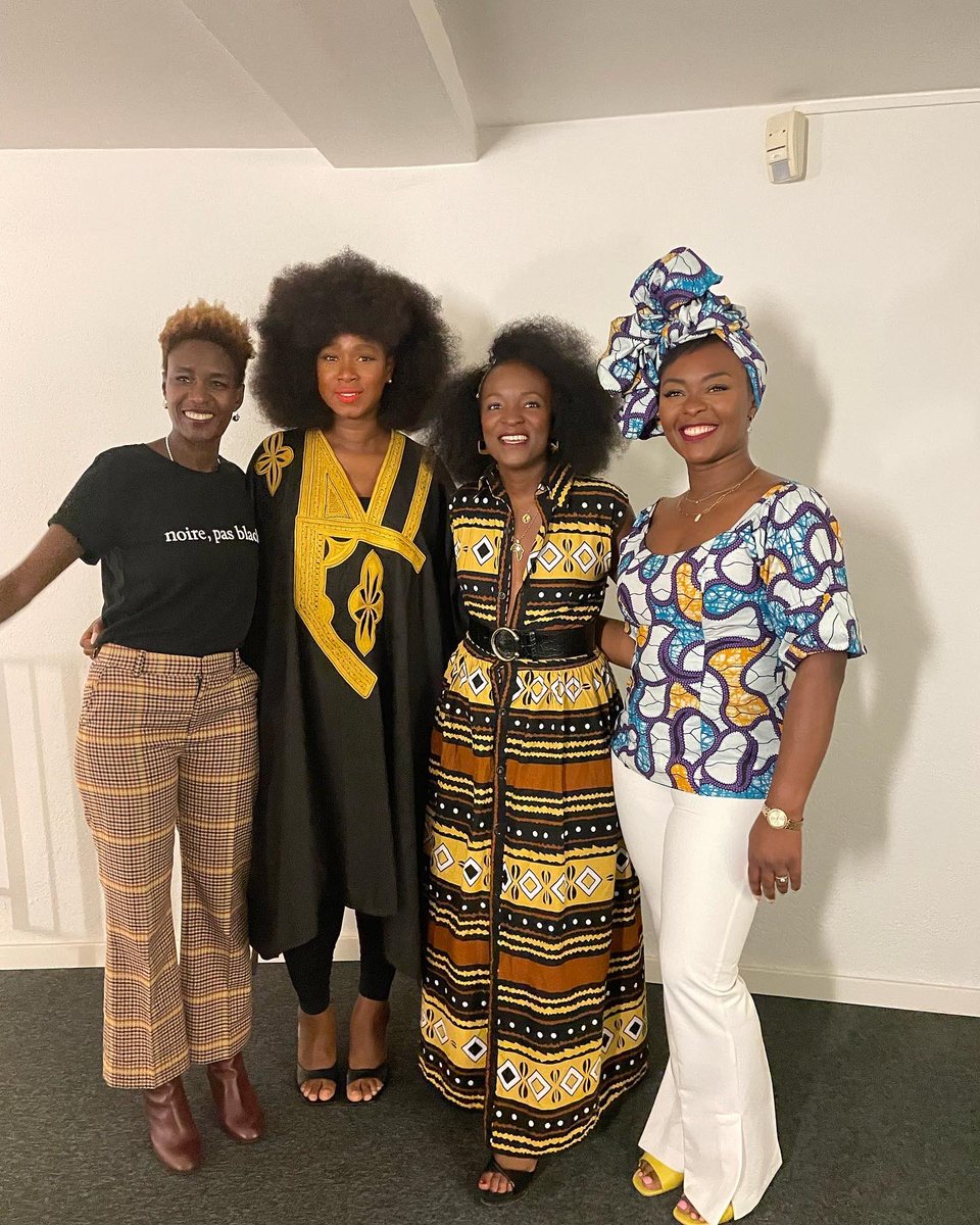 nancyKawaya's tweet photo. Quand tu rencontres des gens spéciaux, tu le sais. Ton cœur bat plus rapidement et tu souris pour aucune raison 😁
——
#afrodebout https://t.co/22UDvKCFke