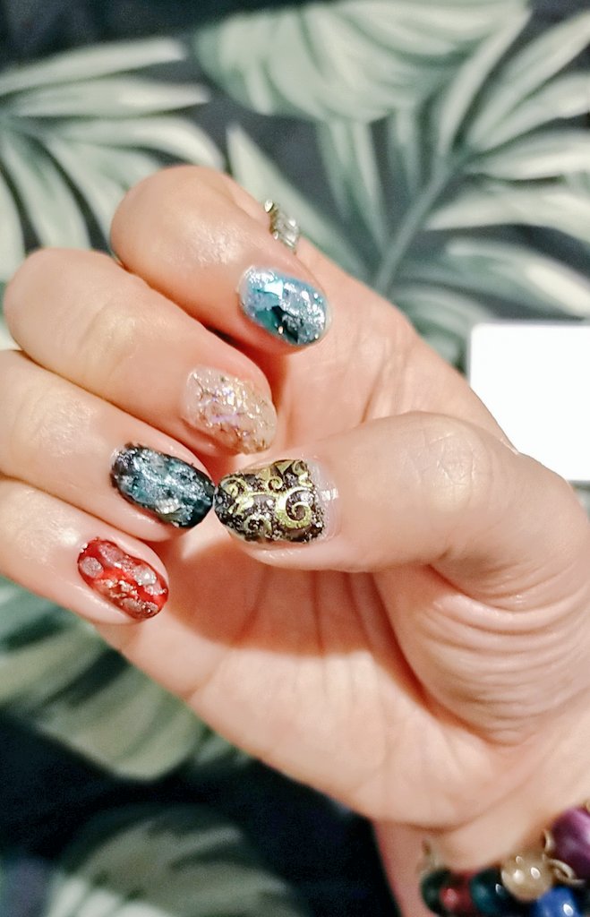 #New #SelfGelNail💅
#海🌊 と、#Vivid color🌈 を
意識しました🍀
#Shell #Sea #Ocean #fish🐠 #flower🌸
「2022.6.24💎」