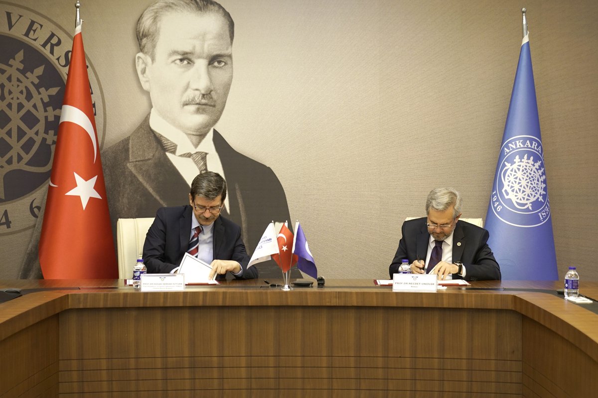 TarlaNatLab's tweet photo. Ankara Üniversitesi ve TARLA arasında işbirliği protokolü Ankara Üniversitesi Rektörü Prof. Dr. Necdet Ünüvar ve Yönetim Kurulu Başkanımız Prof. Dr. Hasan Serdar Öztürk tarafından imzalandı. https://t.co/mN4dDx5XaL