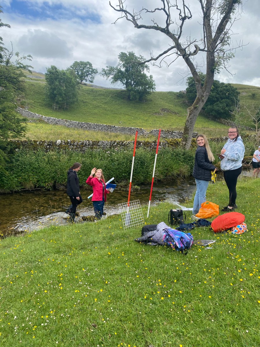 SherburnGeog's tweet photo. Measuring the cross sectional area of the channel @sherburnhigh #geographyfieldwork https://t.co/a9KrxJZrKh