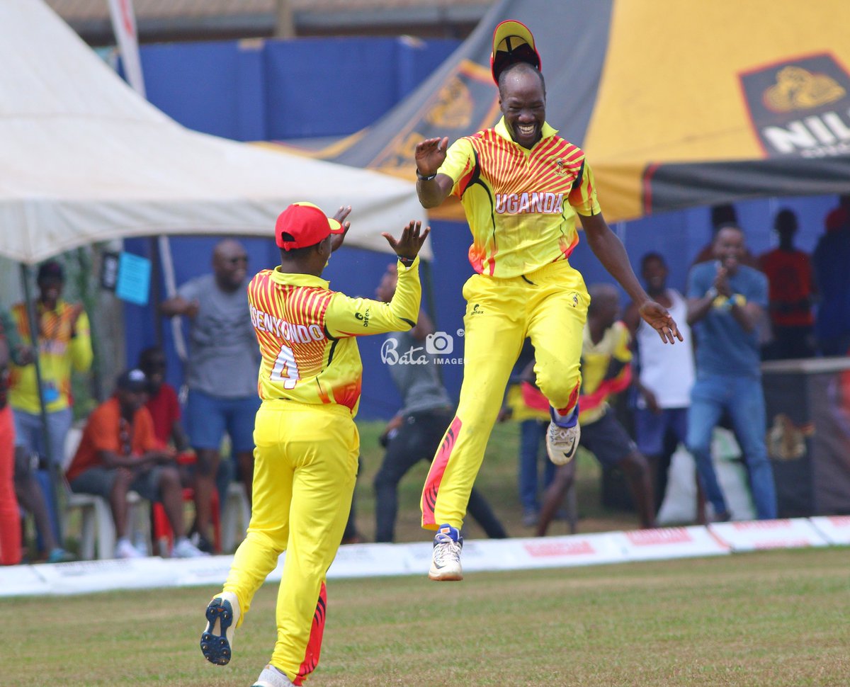 BataImages's tweet photo. The 2 photos summarise the East African Cricket Derby between @CricketUganda vs @CricketKenya in the @ICC cricket challenge B game at Lugogo cricket oval over the weekend.
#TheRoadToCWC23 https://t.co/K3oEyo6U6K