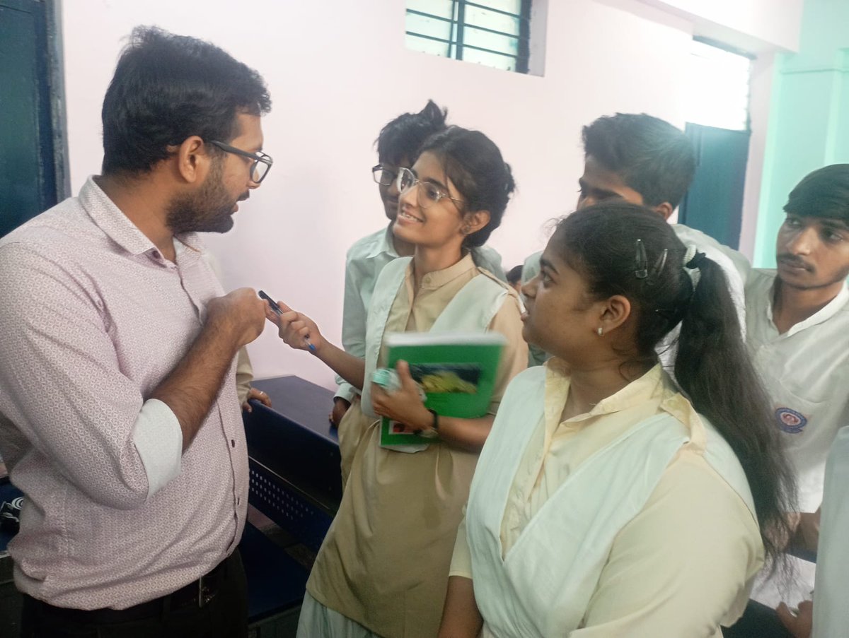 DeepLearnings's tweet image. Sir aap kitni baar thanku bulwaoge :) :) jokes apart, I seriously dont know if i should thank you @rahulp_pandey or whoever made u such a nice person :)
@lakshayanandifs welcome aboard bete, an extension to our Pratibha Family :)