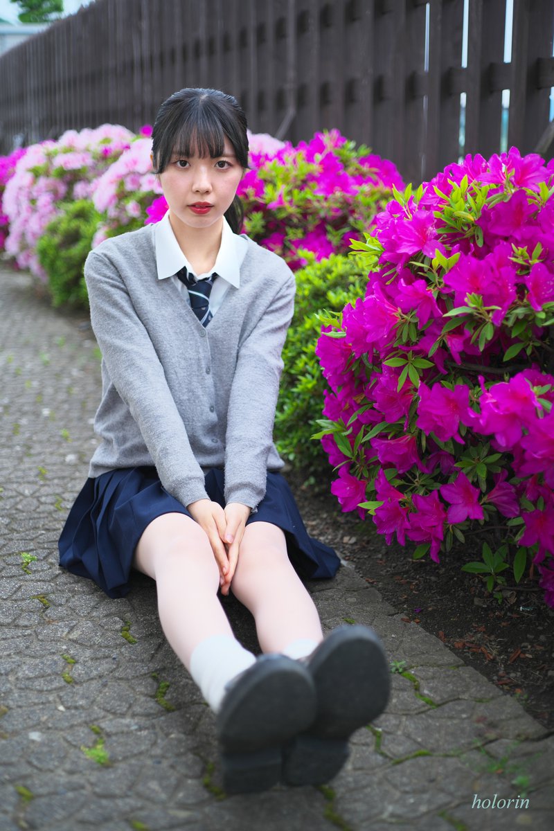 HolorinHikaru's tweet photo. 5/15 #夢宮まりあ @twinkle_kmmc07 さん、#キミマチ撮影会 から(5)
つつじと😆
#α7IV #ILCE7M4 #Planar45 (Planar T* 45mmF2) #ヤシコン #Gマウント https://t.co/dTs8JCxocW