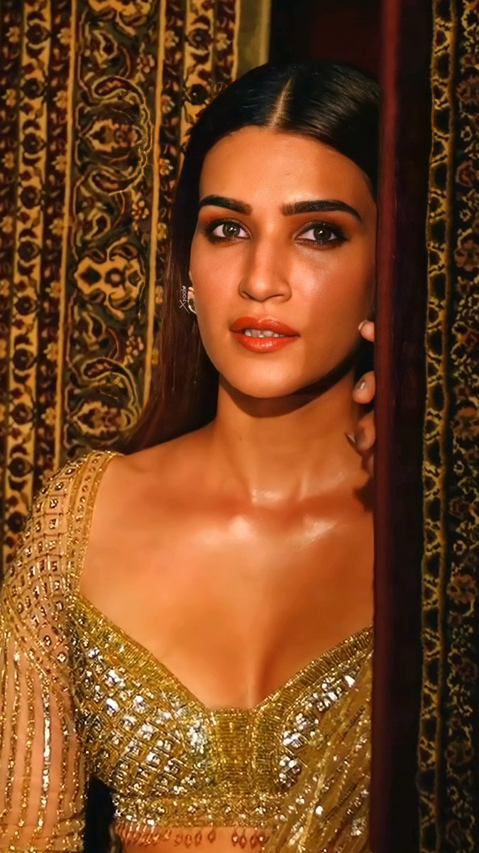 XPooluniverse's tweet photo. Kriti 🌶💦
#kritisanonxpool #Fetishxpool #Cleavagexpool https://t.co/0pAzXO2iLI