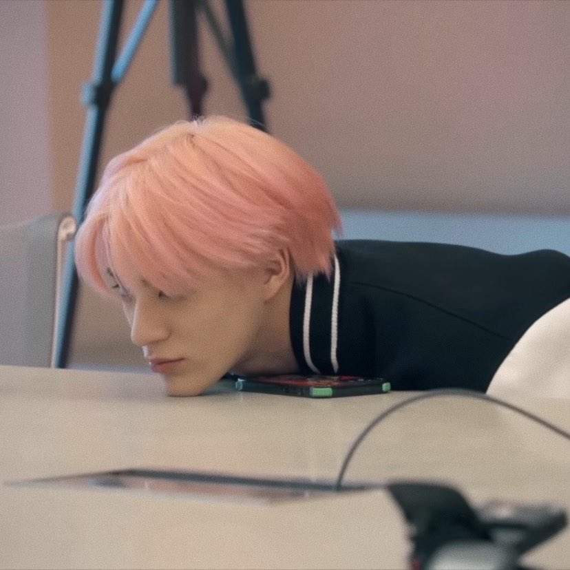 ทำไมชอบดื้อ                     แล้วดุเค้าทัมมัย
                                               ૮(ˊ ᵔ ˋ)ა
