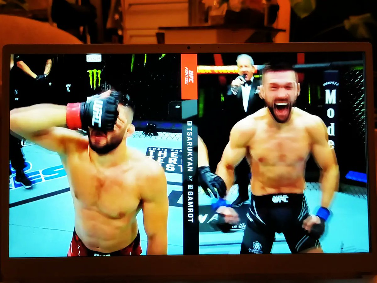 yamaken_yade's tweet photo. 見応えある5ランドでした。
どちらもレスリング力が高い!!
#UFCfightnight57 https://t.co/3PpGhjambx