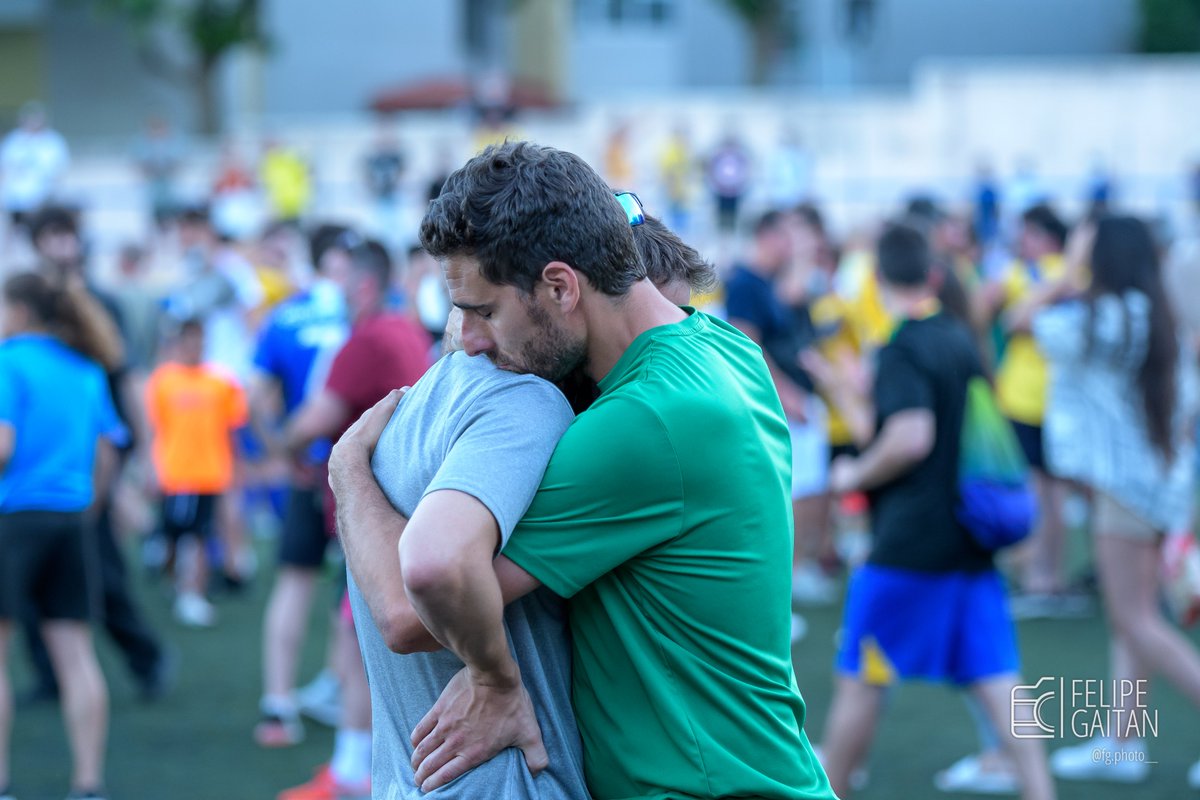 𝗔𝗩𝗨𝗜 𝗙𝗔 𝟭 𝗔𝗡𝗬...

Avui ja fa 365 dies que ens vam quedar a les portes de l'ascens a #3RFEF després de perdre el Play Off vs la <a href="/eeguineueta/">EE Guineueta</a> 

1 any després, com ja vam avisar, som equip de Tercera💛

#3RFEF #SomHiTona