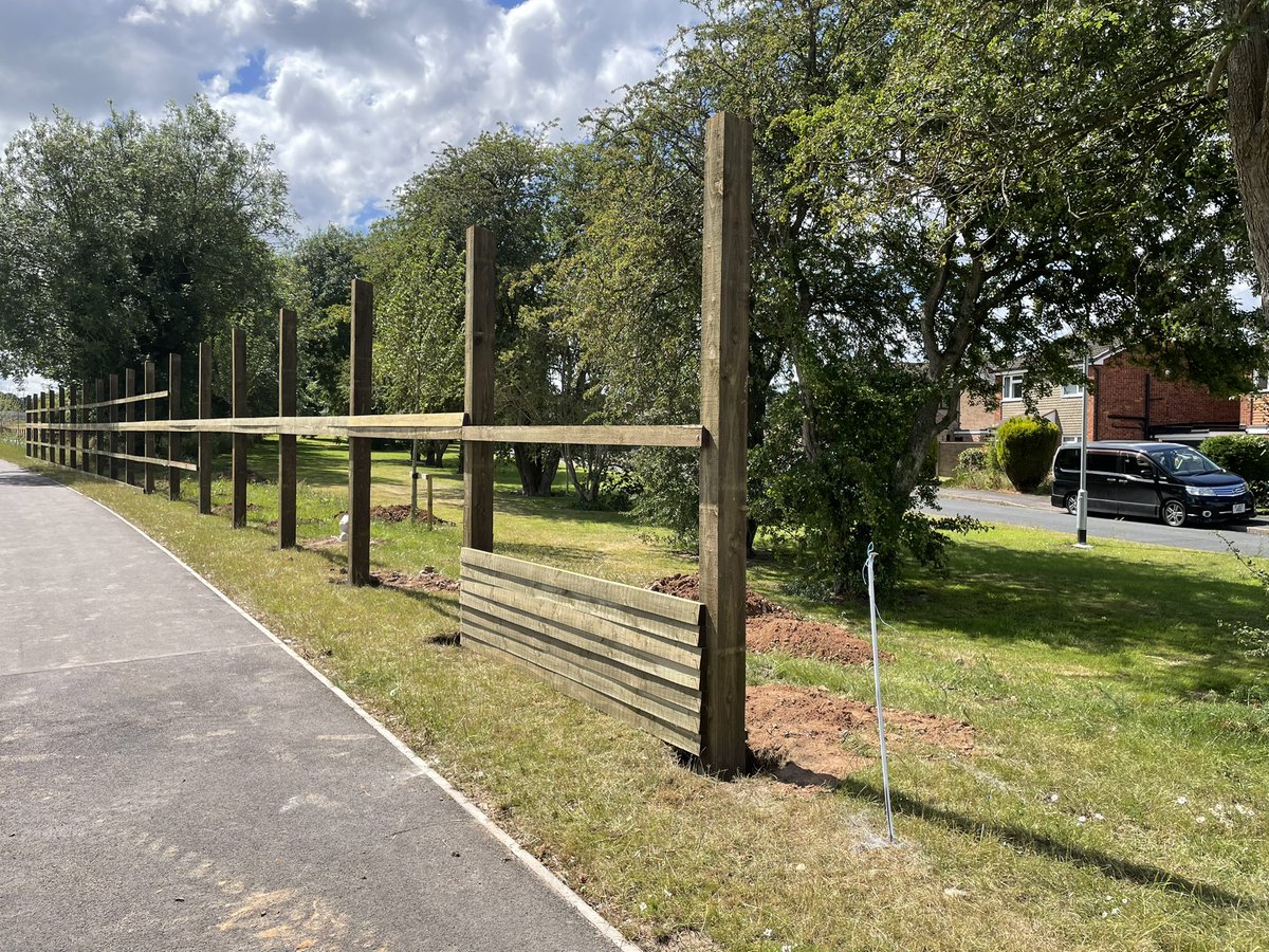 TomArmfield's tweet photo. @StaffordshireCC hi, is there any justification or explanation in the public domain as to why this new fencing is being erected along the northern edge of the southern bypass in Lichfield? Thanks https://t.co/BcBWLs0CRY