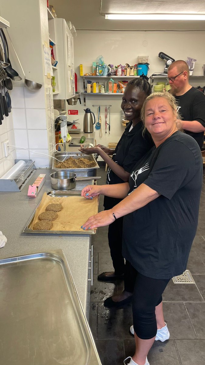 Getting creative at Kasjkjul 46 @erasmusplusUK <a href="/LightonthePath1/">Light on the Path</a> <a href="/moveonscotland/">Move On</a> <a href="/GCAglasgow/">Murray's Initiative</a>