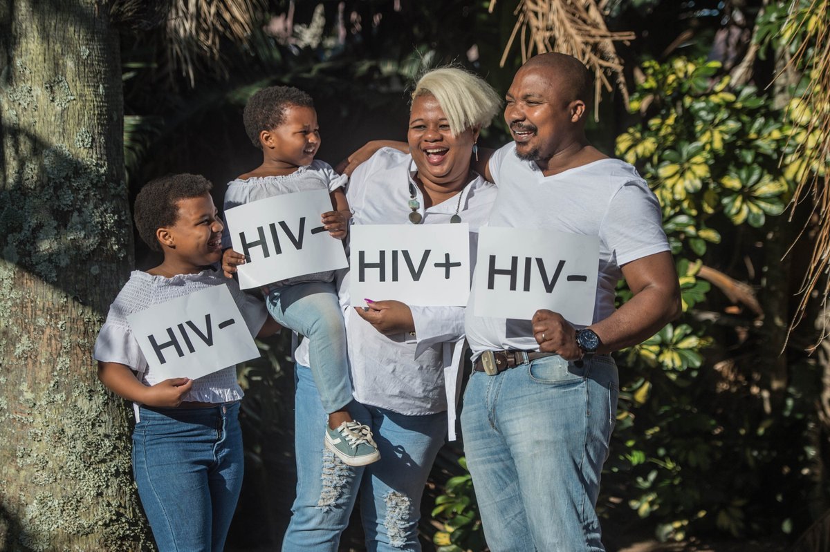 'People should not think twice about going for an HIV test. It was the best decision I ever made,' says Mandisa Dukashe from South Africa, who is photographed 👇🏾 with her family.

“There is life after HIV, there is love.' 

bit.ly/315c9aJ #KnowYourStatus #HIVTestingDay