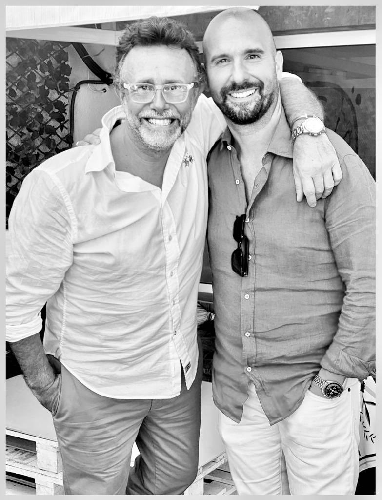 josuver's tweet photo. Cuando la magia de @v_cucart , fotógrafo de “Hola”, te toca con su cámara y su mirada. https://t.co/tDbFX7LtBX