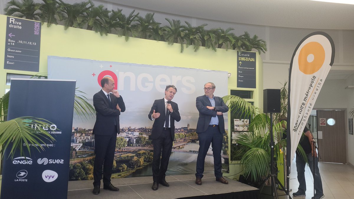Inauguration de la fabrique numerique #SmartCity @AngersAgglo par le consortium piloté par @EQUANS_France avec <a href="/suez/">SUEZ</a> <a href="/Groupe_VYV/">Groupe VYV</a>  et bien sûr <a href="/GroupeLaPoste/">La Poste Groupe</a>
Le #ministre <a href="/ChristopheBechu/">Christophe Béchu</a> a pu voir les premiers services déjà actifs sur le territoire intelligent qu'il a lancé.