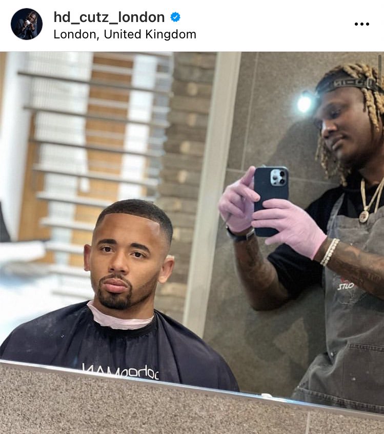 Afcstuff Celebrity Barber Sheldon Edwards Also Known As Hd Cutz On Instagram This Morning Giving Gabriel Jesus A Haircut Suggesting The Player Is In London Ig Hd Cutz London