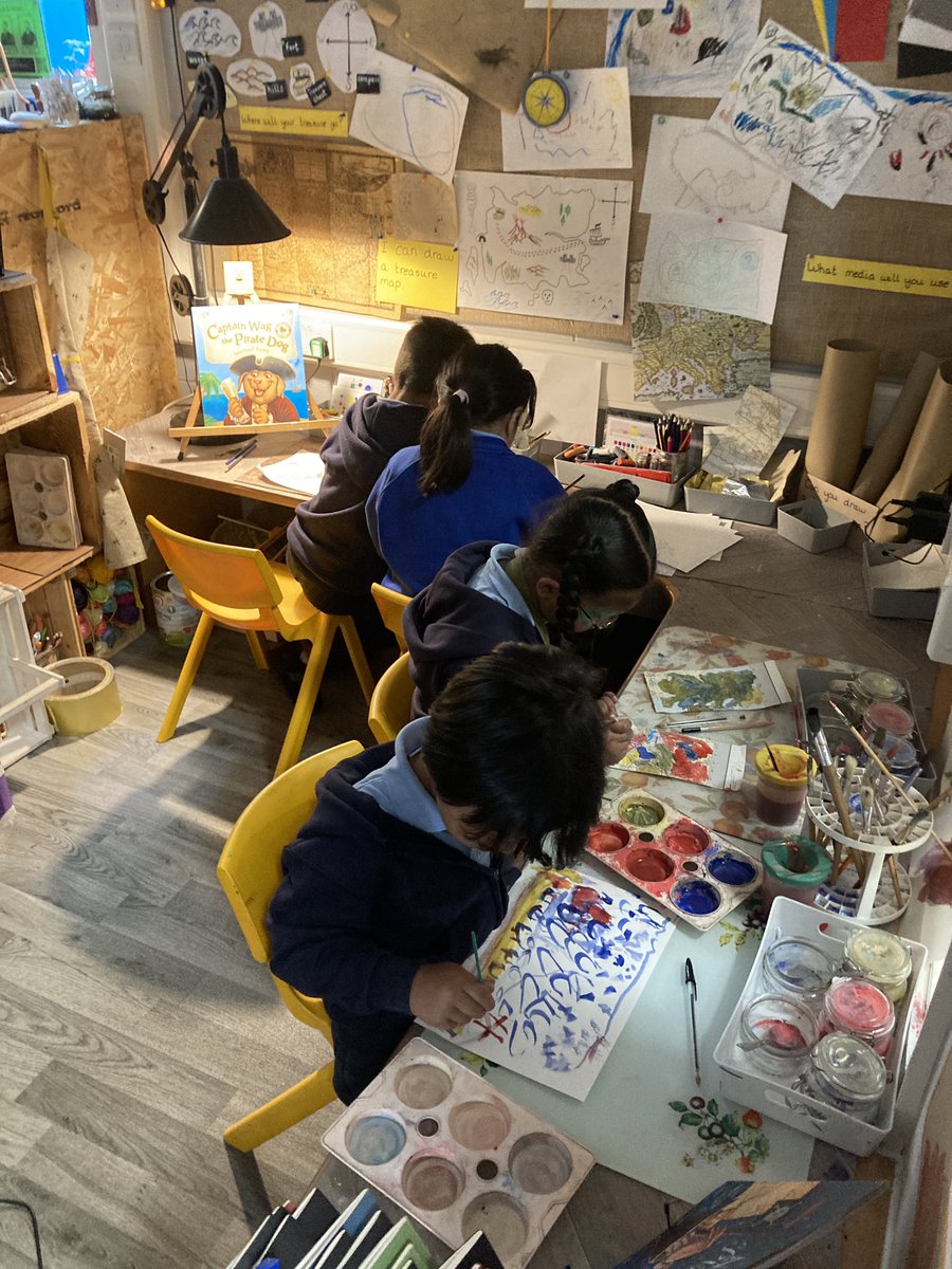 mtbrook70's tweet photo. The hook is maps, the interest is pirates. Give a child an exciting hook and the reason for drawing and writing will come naturally. #thirdteacherreggio. #stphilipseyfsatelier @EYFSatStPhilips @STPHILIPSCE @WeAreBDAT https://t.co/4s1RqGIHs2