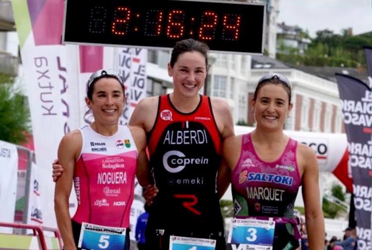 triatlonchannel's tweet photo. Kevin Tarek @KevinTarek  y Helene Alberdi @helene_alberdi  vencen el @ClubAtleticoSS  Triatlon de Donostia https://t.co/9evwcZlo9M https://t.co/pVSPcCxha5