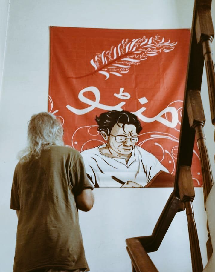 میں ویسے ہی افسانہ لکھتا ہوں جس طرح کھانا کھاتا ہوں غسل کرتا ہوں سگریٹ پیتا ہوں اور جھک مارتا ہوں۔

سعادت حسن منٹو📜