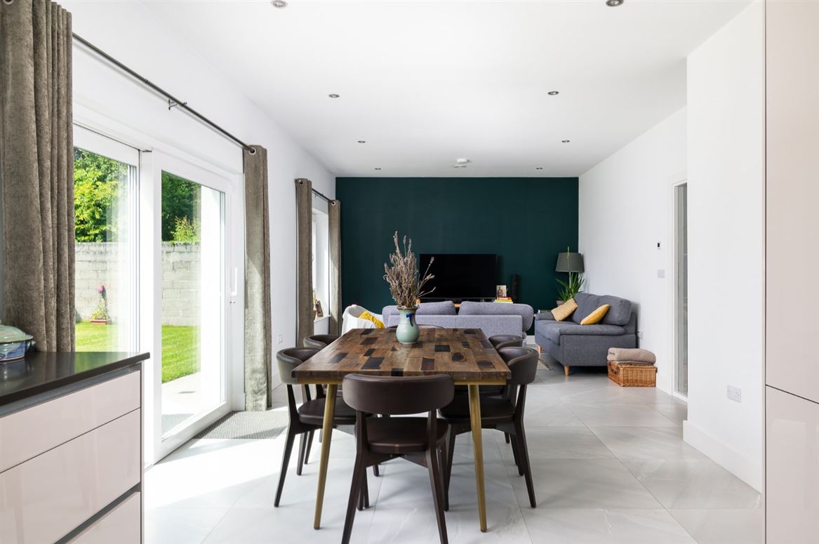 MyHomeProperty's tweet photo. Well done to @Dngkellyduncan, who were named Medium Branch of the Year at the @dng_ie national conference on Friday. Check out this A-rated 3 bed bungalow they have on the market right now in Tullamore, Co Offaly, at https://t.co/zmfCEoawwC https://t.co/kKC6szp0zq