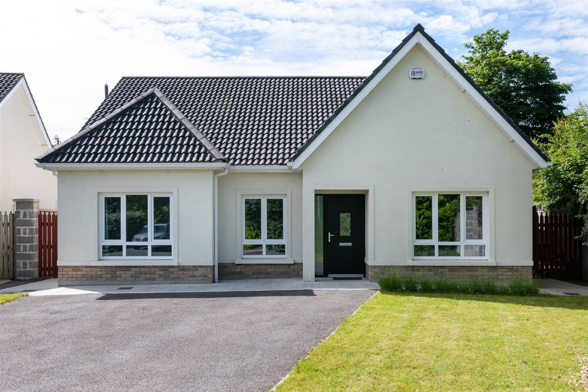 MyHomeProperty's tweet photo. Well done to @Dngkellyduncan, who were named Medium Branch of the Year at the @dng_ie national conference on Friday. Check out this A-rated 3 bed bungalow they have on the market right now in Tullamore, Co Offaly, at https://t.co/zmfCEoawwC https://t.co/kKC6szp0zq