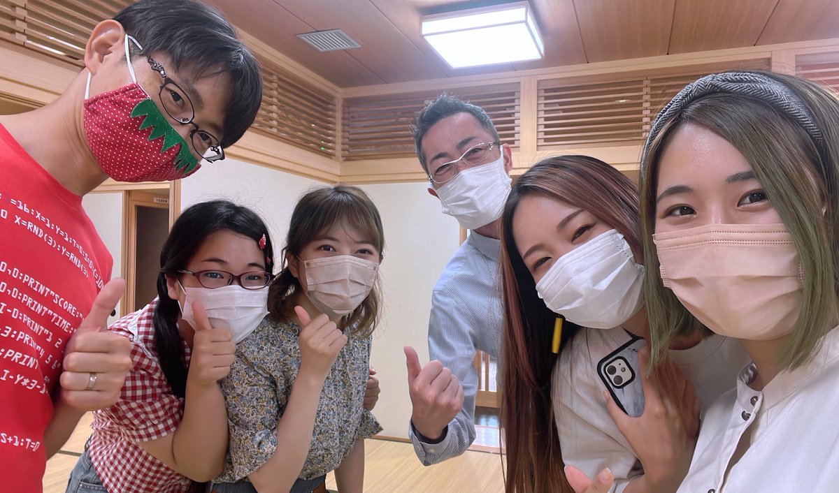 iroha_wakana's tweet photo. プログラミングのお勉強in越前市役所💻✨
今回で最終回ということで、githubを使いました!なんだか頭良くなった気がしています👽💙
これを活かして次は小学��に教えにいく計画中です🌸楽しみです!!
福野さん竹中さんありがとうございます!
#越前市DX推進サポーター #code4fukui https://t.co/ojTlEVsqdU