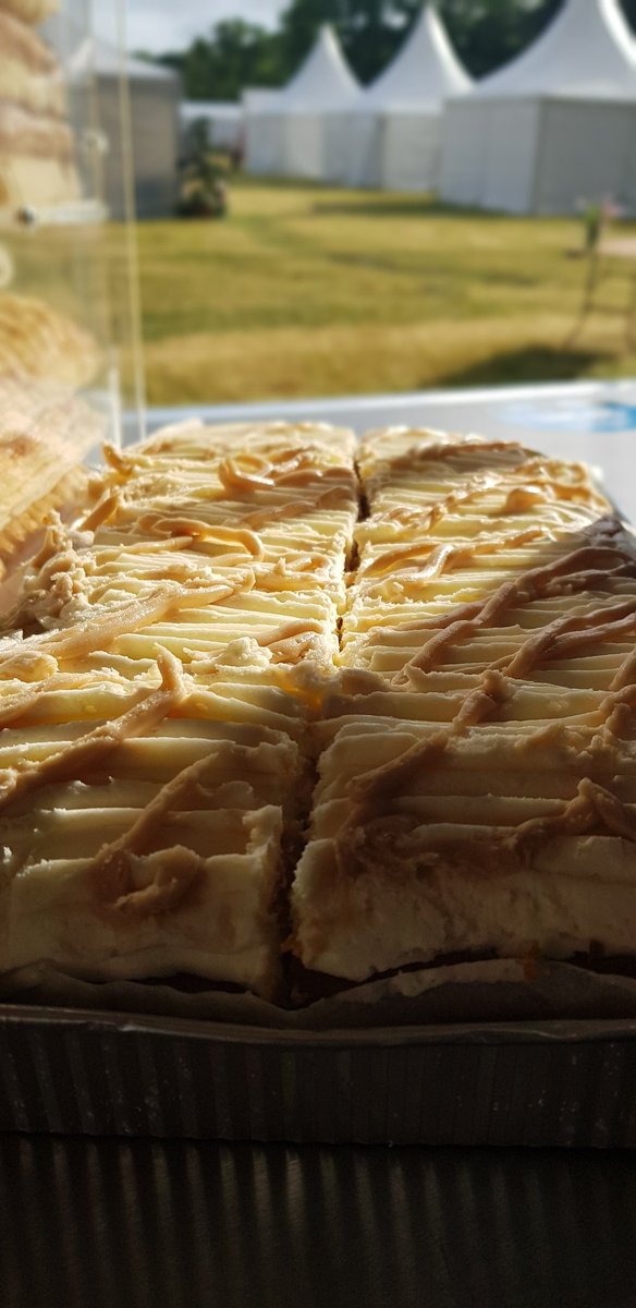 OSLARCOFFEE's tweet photo. 🚨🚨🚨N E W  C A K E  A L E R T 🚨🚨🚨

Our new #banoffeecake can now be enjoyed on board our Airstream Coffee Bar folks wherever we land 😋🚀

#oslarcoffee https://t.co/IOqbbexKU6