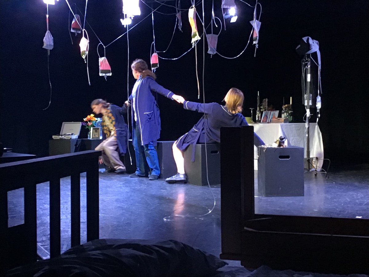 SHHSDramaDept's tweet image. Well done to our GCSE Drama students who performed their devised pieces. Such a mix of themes, from exploring Agatha Christie&apos;s disappearance to a group learning BSL and devising a story about people who are hard of hearing. In the style of @franticassembly @SHHSforGirls #devised
