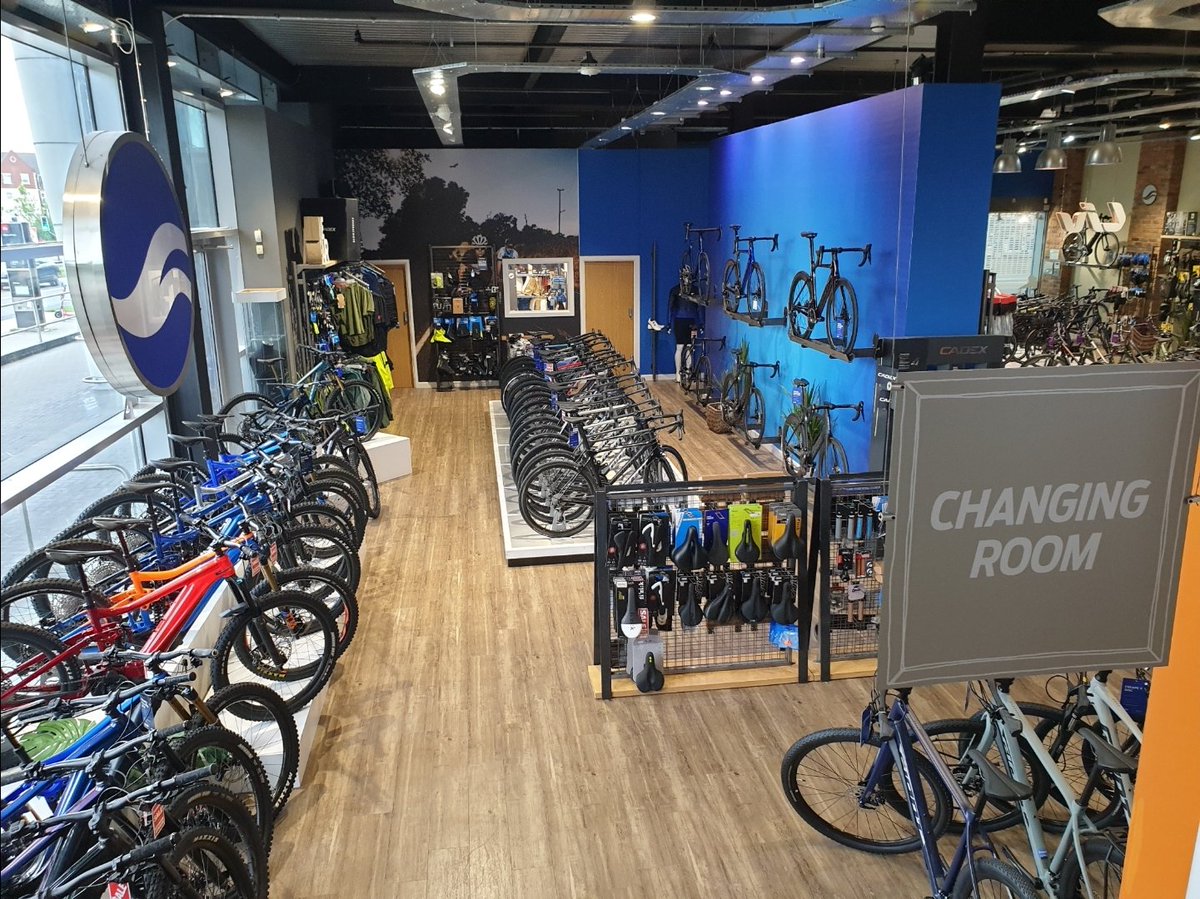 *Customer Notice* 

Giant Bristol is having a refit! We will be closed whilst work is carried out between 5pm on 30th of June until 9am on the 1st of August

To contact, email us via info@giant-bristol.co.uk 
You can still shop online via our website giant-bristol.co.uk/gb